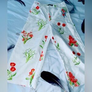 Stylish Medium White Pants with Orange Accents – Perfect for Hangouts!